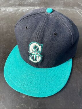 NICE New Era size 7 1/2 Seattle Mariners Blue Baseball Fitted Hat MLB